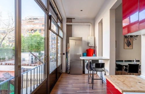 L'Antiga Esquerra de l'Eixample Apartment | Comfortable and huge 4BD - 2BTH Rambla Catalunya