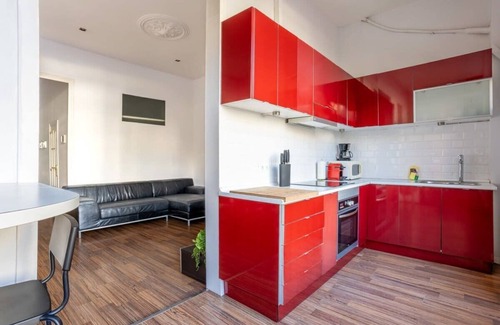 L'Antiga Esquerra de l'Eixample Apartment | Comfortable and huge 4BD - 2BTH Rambla Catalunya