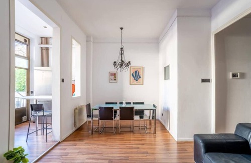 L'Antiga Esquerra de l'Eixample Apartment | Comfortable and huge 4BD - 2BTH Rambla Catalunya