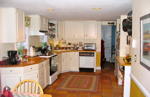 Prides Crossing House | Comfortable and roomy farmhouse near the beach and many historic attractions