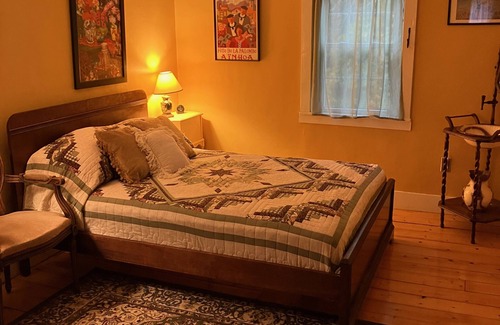 Prides Crossing House | Comfortable and roomy farmhouse near the beach and many historic attractions