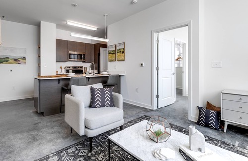 Richmond Apartment | Comfortable and sleek condo in great location!