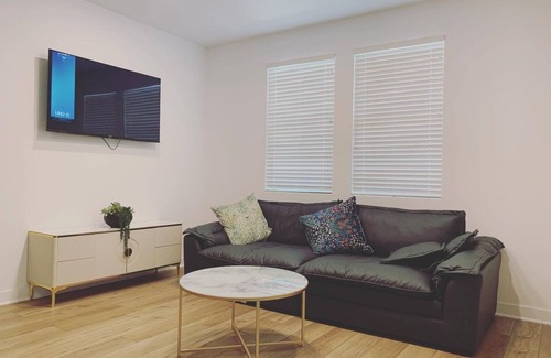 Patton House | Comfortable and Spacious Rental Home in Prime Location2-bedroomPet-Friendly