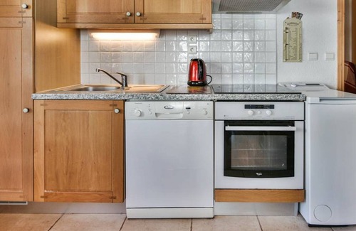 Le Chinaillon Apartment | Comfortable apt 50m from slopes, perfect for 4 guests
