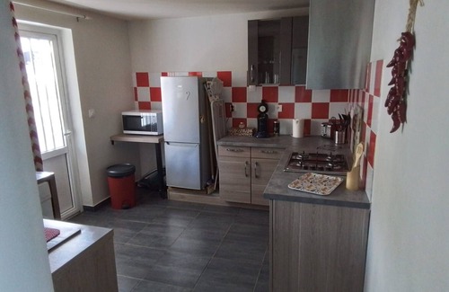 La Possession House | Comfortable apartment with terrace near Saint-Denis
