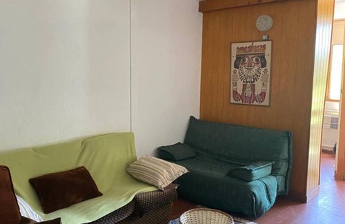 Le Sauze Apartment | Comfortable apartment with balcony and ski-in access
