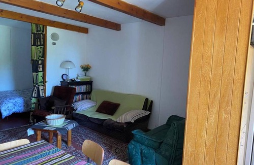 Le Sauze Apartment | Comfortable apartment with balcony and ski-in access
