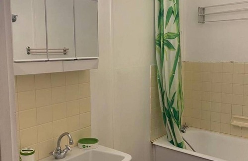 Le Sauze Apartment | Comfortable apartment with balcony and ski-in access