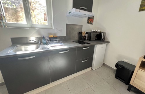 Pierrelatte Apartment | Comfortable apartment, T2, 40m², renovated ground floor, city center