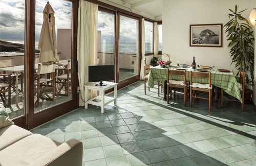 Sant'Angelo Apartment | Comfortable apartment with terrace on the sea.