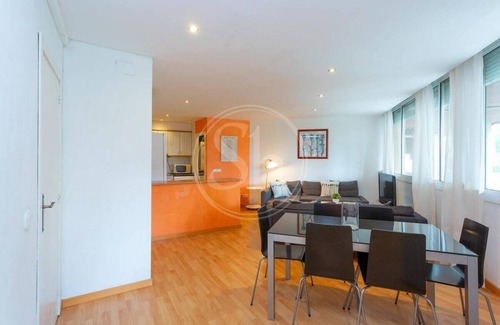 Sants-Badal Apartment | Comfortable apartment in Sants