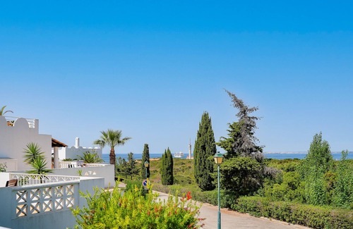 Ferragudo Apartment | Comfortable apartment with sea view near the beaches