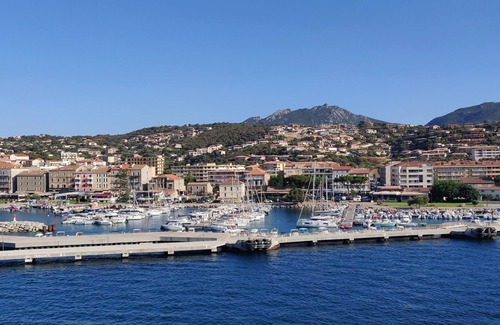 Sartenais Valinco Apartment | Comfortable apartment facing the sea, just a few steps from the town center!