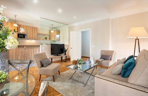 Ensanche Centro Apartment | Comfortable Apartment in Soho District. Tomas Heredia