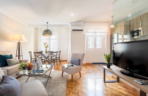 Ensanche Centro Apartment | Comfortable Apartment in Soho District. Tomas Heredia