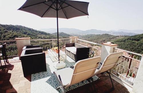 Falcinello Apartment | Comfortable Apartment with Sea View in Falcinello