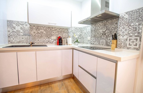 Playa Granada Apartment | Comfortable Apartment with Courtyard in Motril