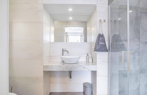 Krems an der Donau Apartment | Comfortable Room w/Air Condition @The Danube River