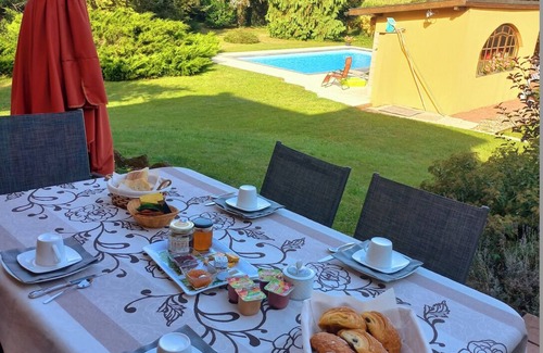 Guemar House | Comfortable bed and breakfast for 2 + swimming pool near RIBEAUVILLE, RIQUEWIHR