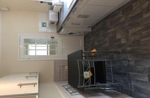 Aylestone House | Comfortable big room in Leicester