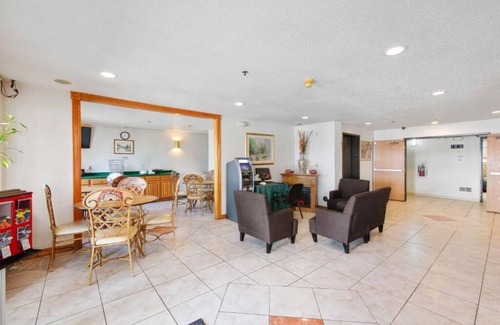 Portage Hotel | Comfortable Budget Room Near Indiana Dunes Trails & Beachfront Parks