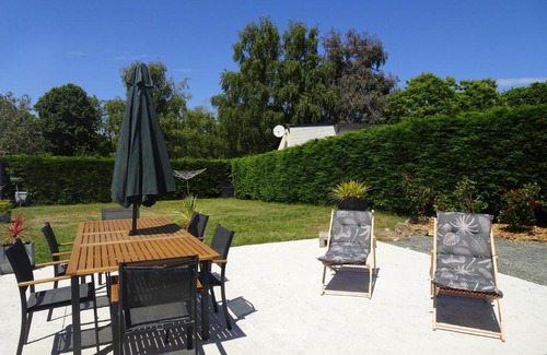 Pleumeur-Bodou House | Comfortable Bungalow, Pink Granite Coast