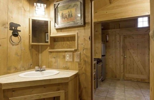 Silver Gate Cabin | Comfortable Cabin next to Yellowstone National Park