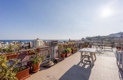 Arma di Taggia Apartment | Comfortable central - large terrace-solarium - beach 4 minutes walk - bright