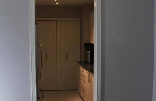 Fairview Condo | Comfortable & Central Across VGH