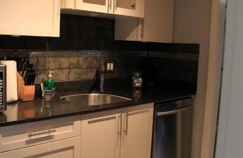 Fairview Condo | Comfortable & Central Across VGH