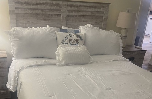 Nassau Cabin | Comfortable, Clean, and Cozy Cottage in Nassau!