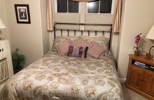 Petaluma House | Comfortable clean modern home in a great neighborhood close to downtown Petaluma