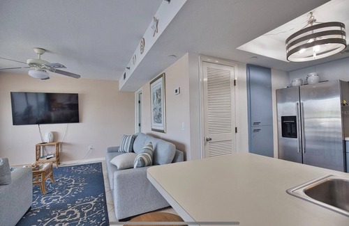 Englewood Condo | Comfortable Condo w/marina and ICW views & Private Beach Access