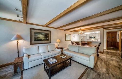 Vail Condo | Comfortable, convenient 2BR condo at Vail Village Covered Bridge
