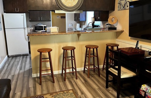 Alameda Apartment | Comfortable, convenient 4BR 2BA apt in Alameda