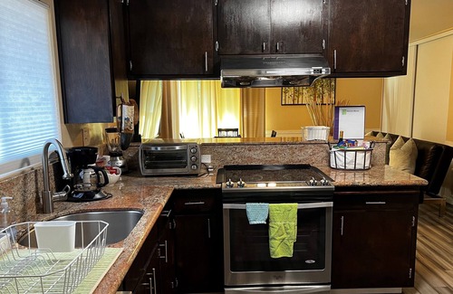 Alameda Apartment | Comfortable, convenient 4BR 2BA apt in Alameda