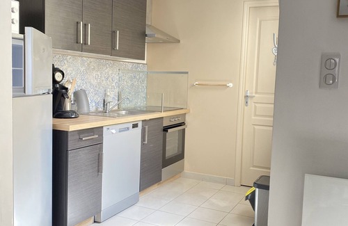 Rang-du-Fliers House | Comfortable cottage with enclosed parking