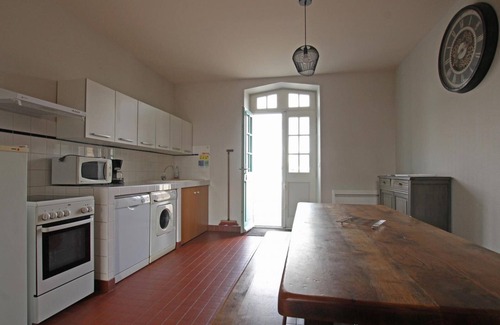 Periers Cottage | Comfortable cottage in former stud with Wifi and pets allowed