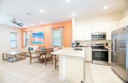 West Kissimmee Cottage | Comfortable Cottage near Disney with Margaritaville Resort & Island H20.