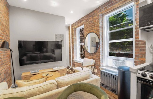 East Village Apartment | Comfortable & Cozy 2BR Home Near Union Square