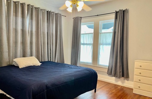 Midtown House | Comfortable cute 3/2 craftsmen home close to downtown and The Pearl