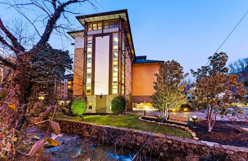 Gatlinburg Condo | Comfortable downtown condo w/free attraction tickets, fireplace, & hot tub/pool