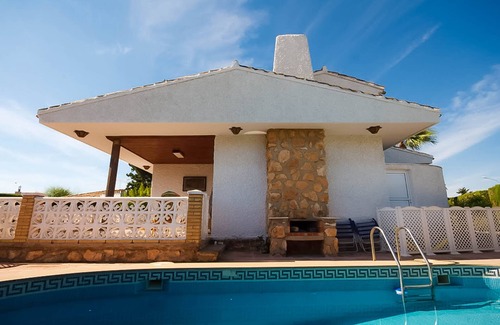 Orihuela Costa Villa | Comfortable family-friendly villa. Own garden and pool. WiFi.