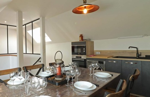 Athis-Val de Rouvre Cottage | Comfortable house with private spa and garden near the pond