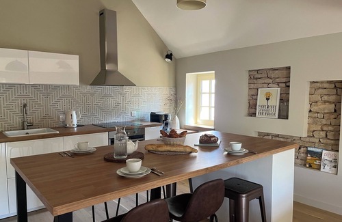 Savigny-les-Beaune Apartment | Comfortable apartment, wine-growing village, opposite the château, near Beaune