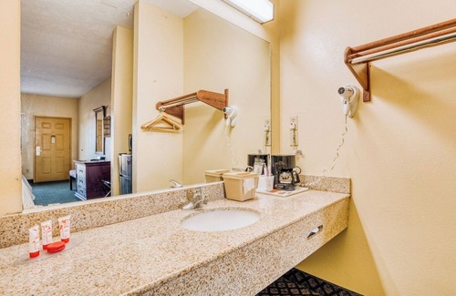 Grenada Hotel | Comfortable Grenada Room w/Nearby Dining, Pet-Friendly + Free Parking