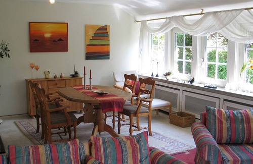 Nieheim Apartment | Comfortable holiday apartment in an idyllic location at the edge of the forest