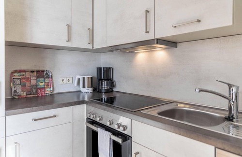 Salem Apartment | Comfortable Holiday Apartment “Baur Nr. 1” near Salem Castle with Wi-Fi & Balcony; Parking Available