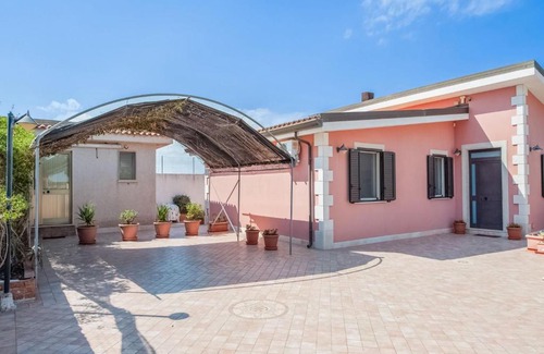 San Lorenzo House | Comfortable Holiday Home in Noto near Sea