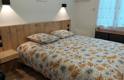 Sibiril House | Comfortable holiday home with a spacious terrace area near the sea